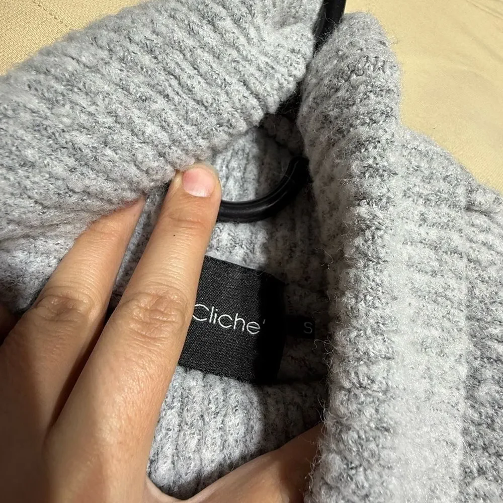 Cliche sweater